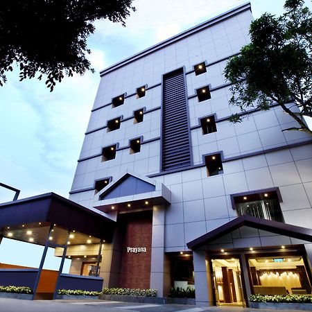 Prayana Hotels Kochi Exterior foto