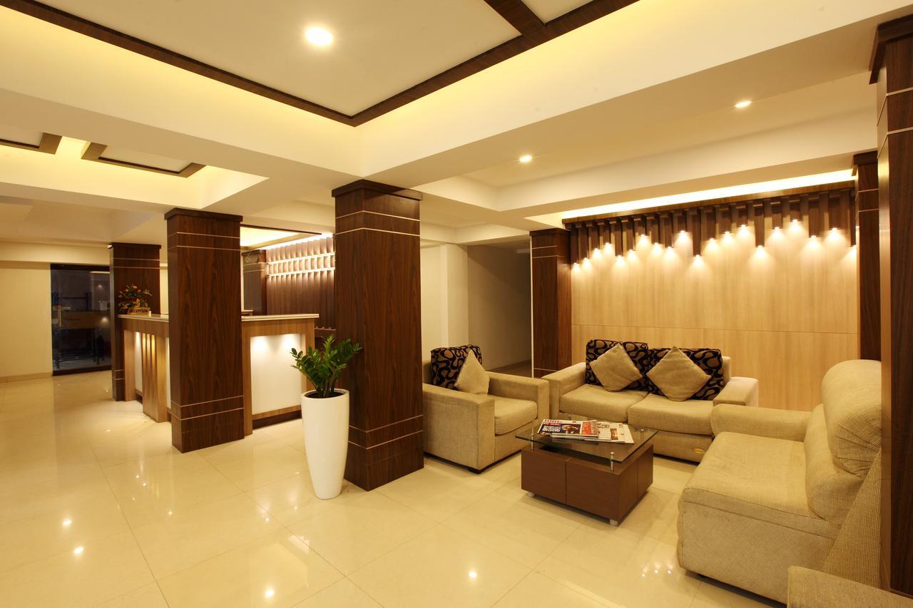 Prayana Hotels Kochi Exterior foto
